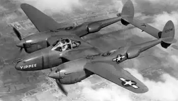 Lockheed P-38 Lightning - двухмоторный тяжелый истребитель